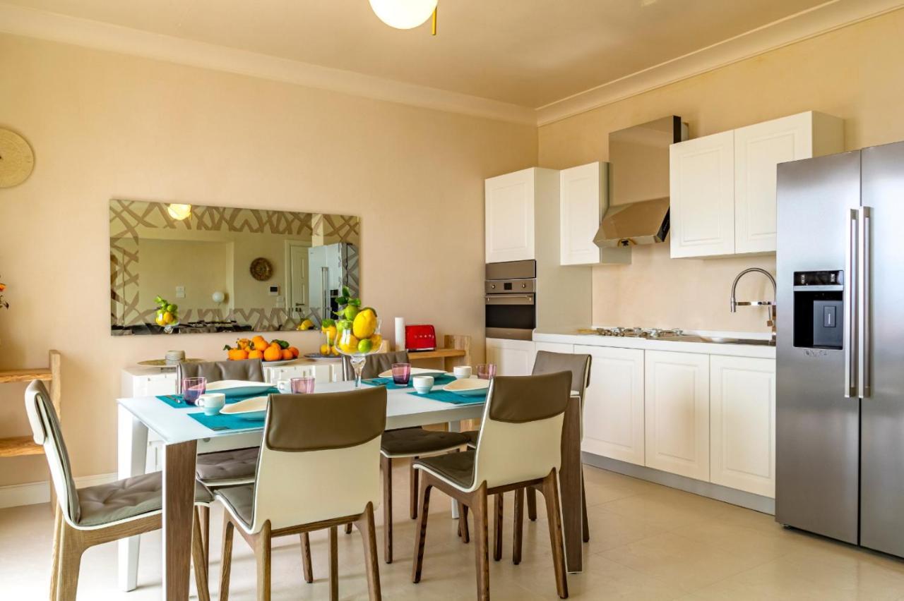 Taormina Skyline Villa ภายนอก รูปภาพ