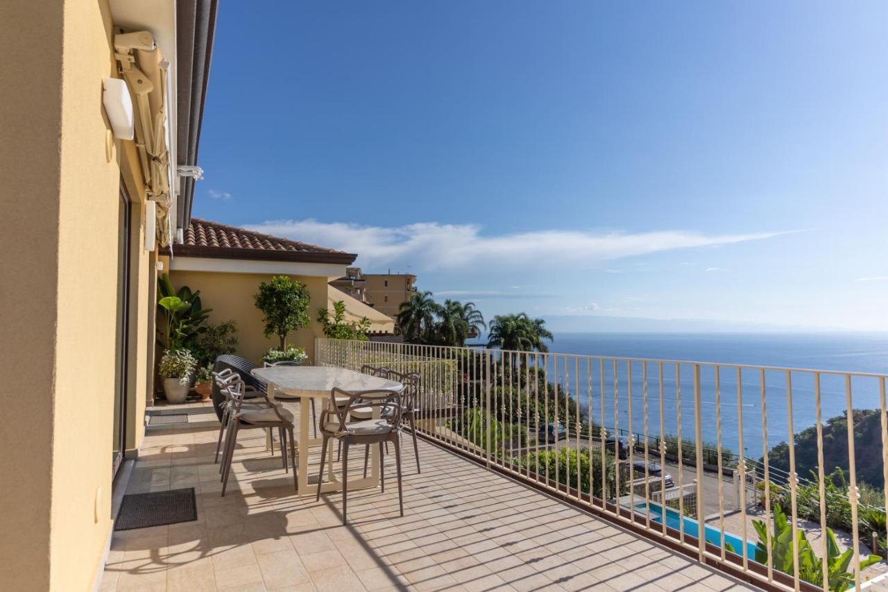 Taormina Skyline Villa ภายนอก รูปภาพ