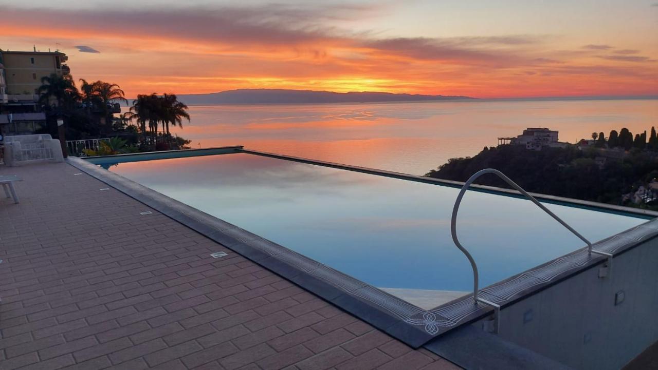 Taormina Skyline Villa ภายนอก รูปภาพ